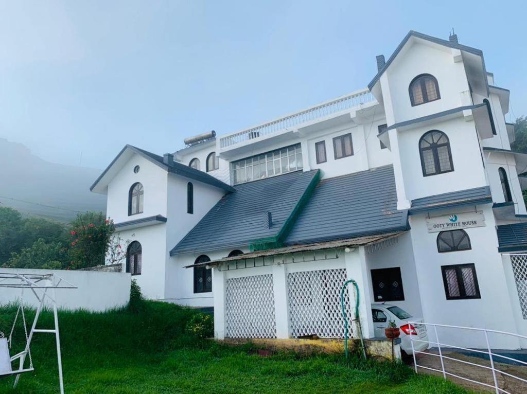 Bob Lesiure Hotel Ooty Buitenkant foto