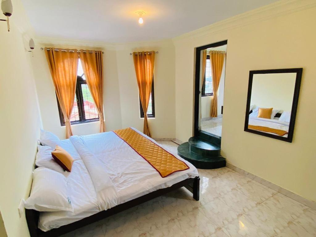 Bob Lesiure Hotel Ooty Buitenkant foto